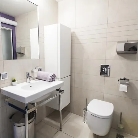 아파트 Diamond Premium Pool & Sauna Luxury Private 포즈난