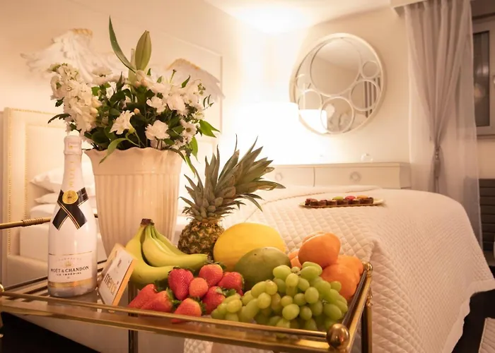 Diamond Premium Pool & Sauna Luxury Private Residence Apartment