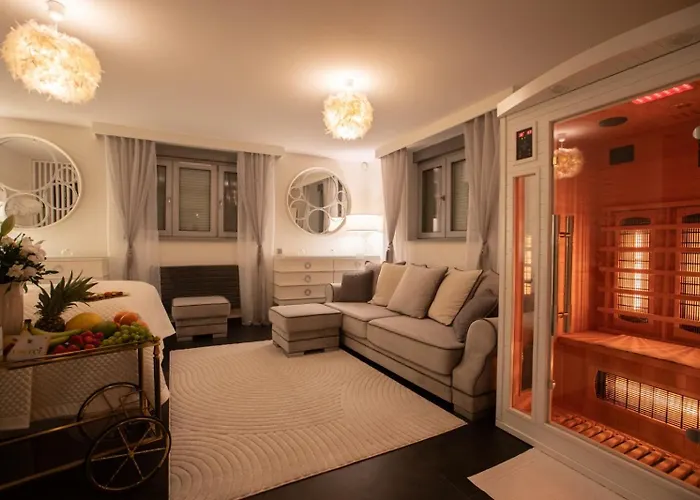 Diamond Premium Pool & Sauna Luxury Private Residence Apartment *