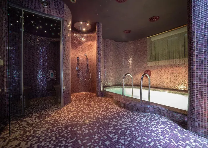 Diamond Premium Pool & Sauna Luxury Private Residence Apartment